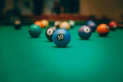   Spiel und Spa&szlig; beim Poolbillard