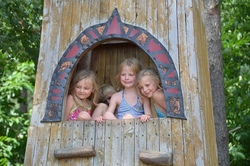 Spielen und Bauen im Wald