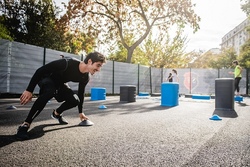 Outdoor Fitness Workout - Challenge f&uuml;r die Gro&szlig;en