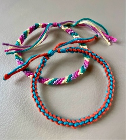 Wir machen uns Freundschaftsb&auml;nder