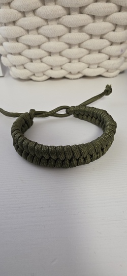 Selbstgemachtes Vatertagsgeschenk: Paracord-Armband
