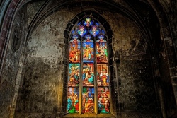Entdecke unsere Kirche! Eine spannende Reise durch die St. Bernhard Kirche Niederense