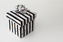 Wir basteln Geschenkverpackungen aus Papier