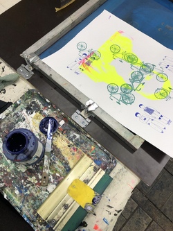 Gestalten und experimentieren im Siebdruck