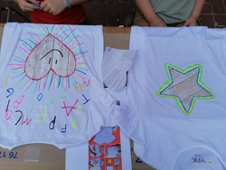 Es wird bunt: Porzellan bemalen/ T-Shirts bemalen I