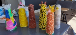 Kunsttage im Familienzentrum V "Lustige Gestalten modellieren"