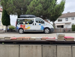 Spielmobilaktion an der B&uuml;cherei in Weisenheim am Sand