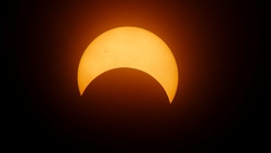 Sonnenfinsternis beobachten