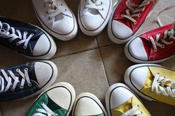 Schuhe bemalen - Kreativnachmittag f&uuml;r Kinder ab 9 Jahren