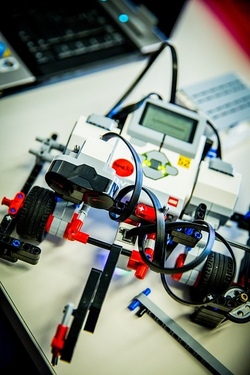LEGO&reg; Robotik mit der THM