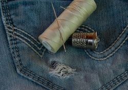 Wir n&auml;hen aus einer alten Jeans eine Umh&auml;ngetasche
