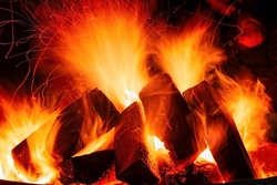 Lagerfeuer, Stockbrot und Schnitzeljagd