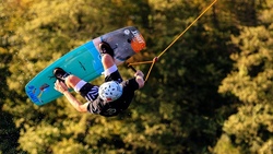 Wasserski + Wakeboard-Ferienkurse f&uuml;r Anf&auml;nger + Fortgeschrittene 