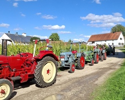 Rundfahrten mit Oldtimertraktoren - Barzahlung vor Ort!