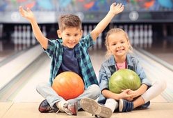 Ferienspa&szlig; beim Bowlen