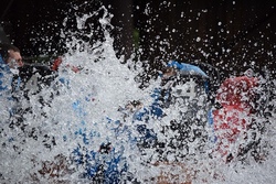 Riesiger Wasserspa&szlig;