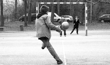 Wasserspa&szlig; mit der Feuerwehr Horn und Fu&szlig;ballaction mit dem SV RW Horn