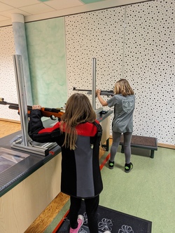 Schnupperschie&szlig;en mit Licht-und Luftgewehr 