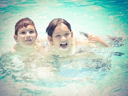 Schools-Out Party 2026 im Kelsterbacher Schwimmbad f&uuml;r Klasse 1 - 4