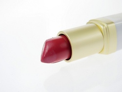 Sprudelnde Badeperlen und Lippenstift selbst gemacht