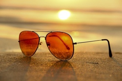 Sonnenbrille gestalten mit Perlen