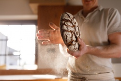 Brotbacken mit Kindern