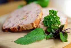 Kleine Metzgermeister - Wir machen unseren eigenen Fleischk&auml;se!