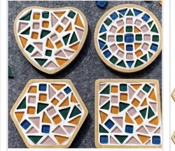 Glas Untersetzter mit Mosaik Steinen gestalten 