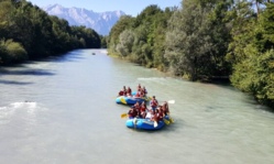 Schlauchbootfahren auf der Loisach
