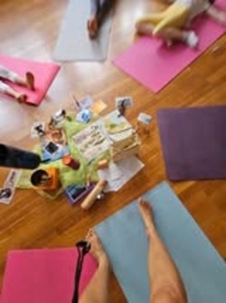 TEENIE Yoga f&uuml;r M&auml;dchen ab 11 Jahren "Stretch & Relax"