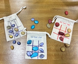 Lotte - Tic-Tac-Toe-Spiel aus Steinen