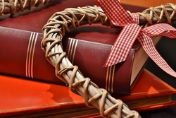 Bastel-Spa&szlig; & Lesegl&uuml;ck &ndash; Kreativzeit zwischen Buchregalen