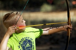 Bogenschie&szlig;en f&uuml;r junge Robin Hoods 
