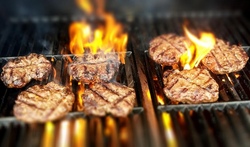Burger grillen und Spiele 