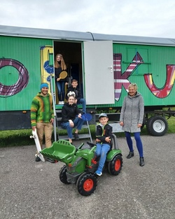 Das Team Mobiku ist am Jugendzentrum in Neugablonz