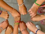 Freundschaftsb&auml;nder kn&uuml;pfen &ndash; Kreativer Ferienspa&szlig;!