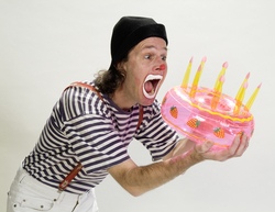 Clownstheater &bdquo;Joaquino Payaso und seine sieben Koffer&ldquo;