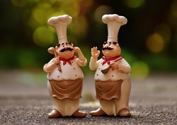 Kinder kochen f&uuml;r ihre Eltern