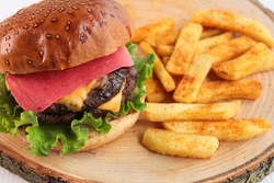 Burger Pommes auf die Eins!