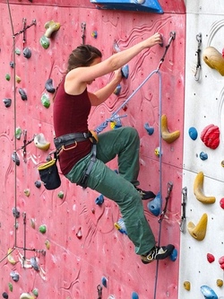  Klettern Spezial - Indoorkletterkurs (nachmittags)