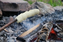 Herbstnachmittag im JuzQ: Lagerfeuer und Stockbrot