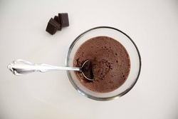 Kleine Sternek&ouml;che bereiten Dessertklassiker zu 