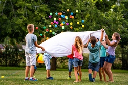 Bewegungsabenteuer - Parcours und Ballspiele für kleine Entdecker!